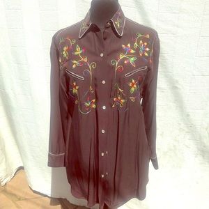 Western style shirt embroidered pearl buttons